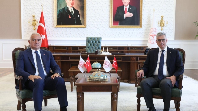 Sağlık turizminde yeni dönem! İki bakanlıktan kritik adım! İmzalar atıldı