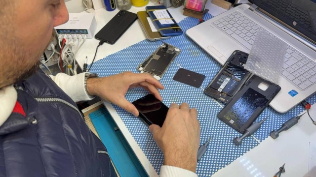 Sıfır telefon yerine tamir arttı!