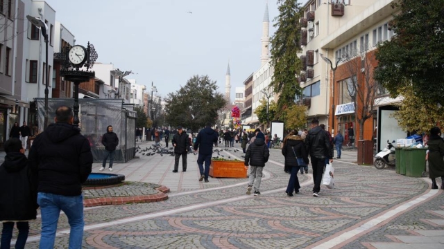 Edirne’de “Sosyete Pazarı”nın kapatılmasına esnaftan reaksiyon